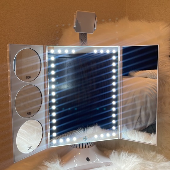 GloTech Other Glotech Bluetooth Led Makeup Mirror With Phone